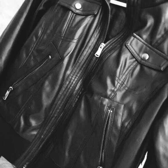dELiA’s Faux Leather Bomber Jacket - Picture 3 of 3